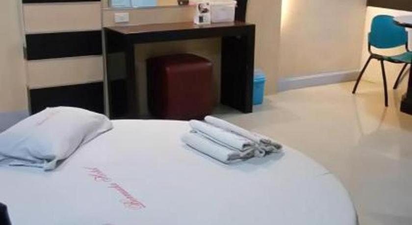 Bermuda Hotel Mandaluyong Zewnętrze zdjęcie