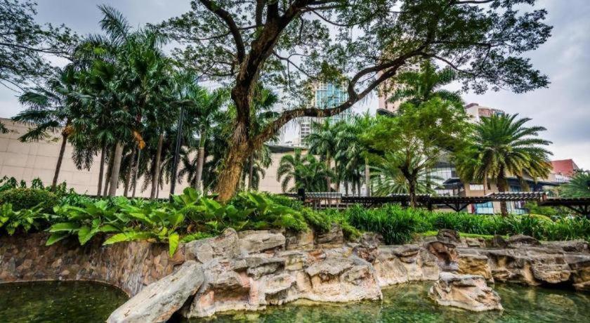 Bermuda Hotel Mandaluyong Zewnętrze zdjęcie