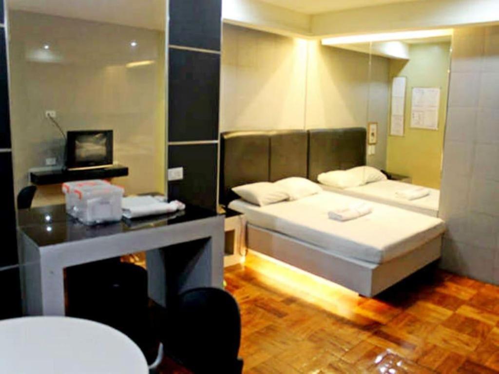 Bermuda Hotel Mandaluyong Zewnętrze zdjęcie