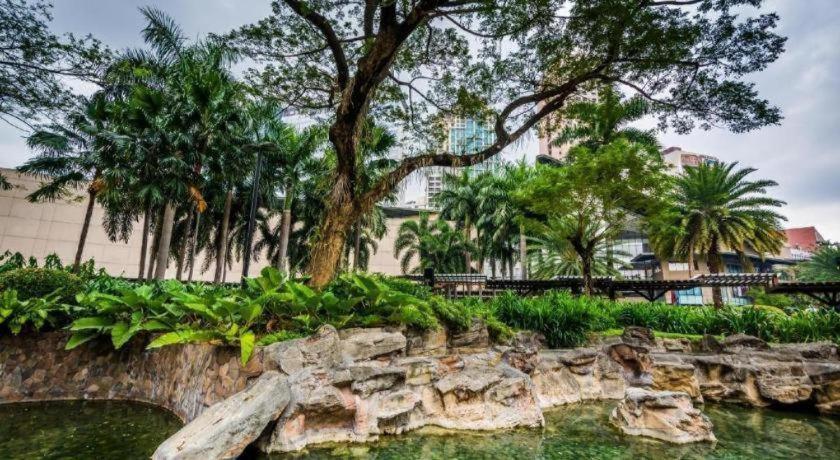 Bermuda Hotel Mandaluyong Zewnętrze zdjęcie