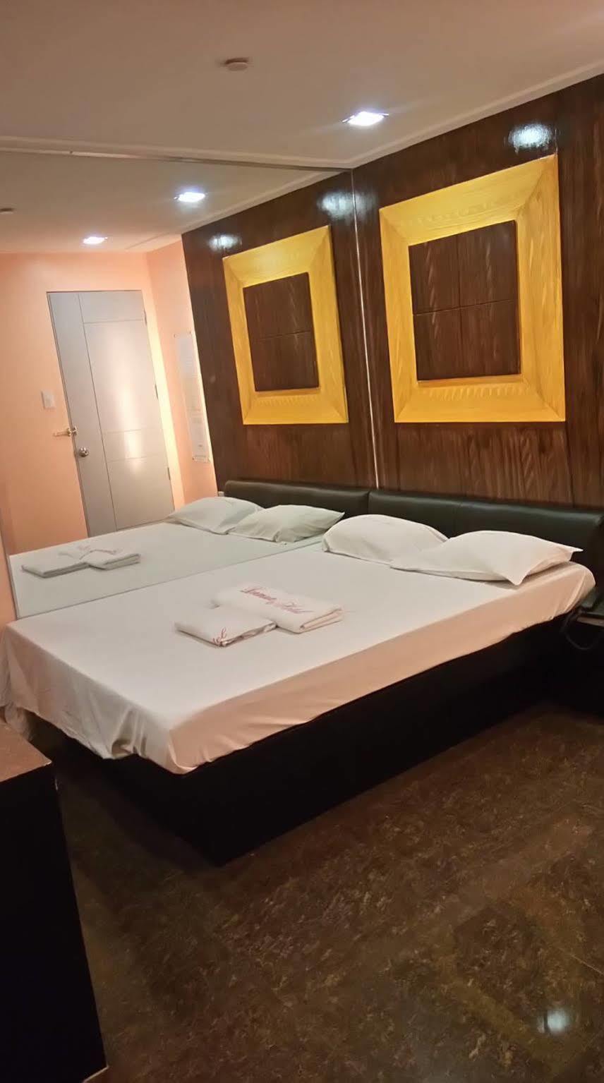 Bermuda Hotel Mandaluyong Zewnętrze zdjęcie