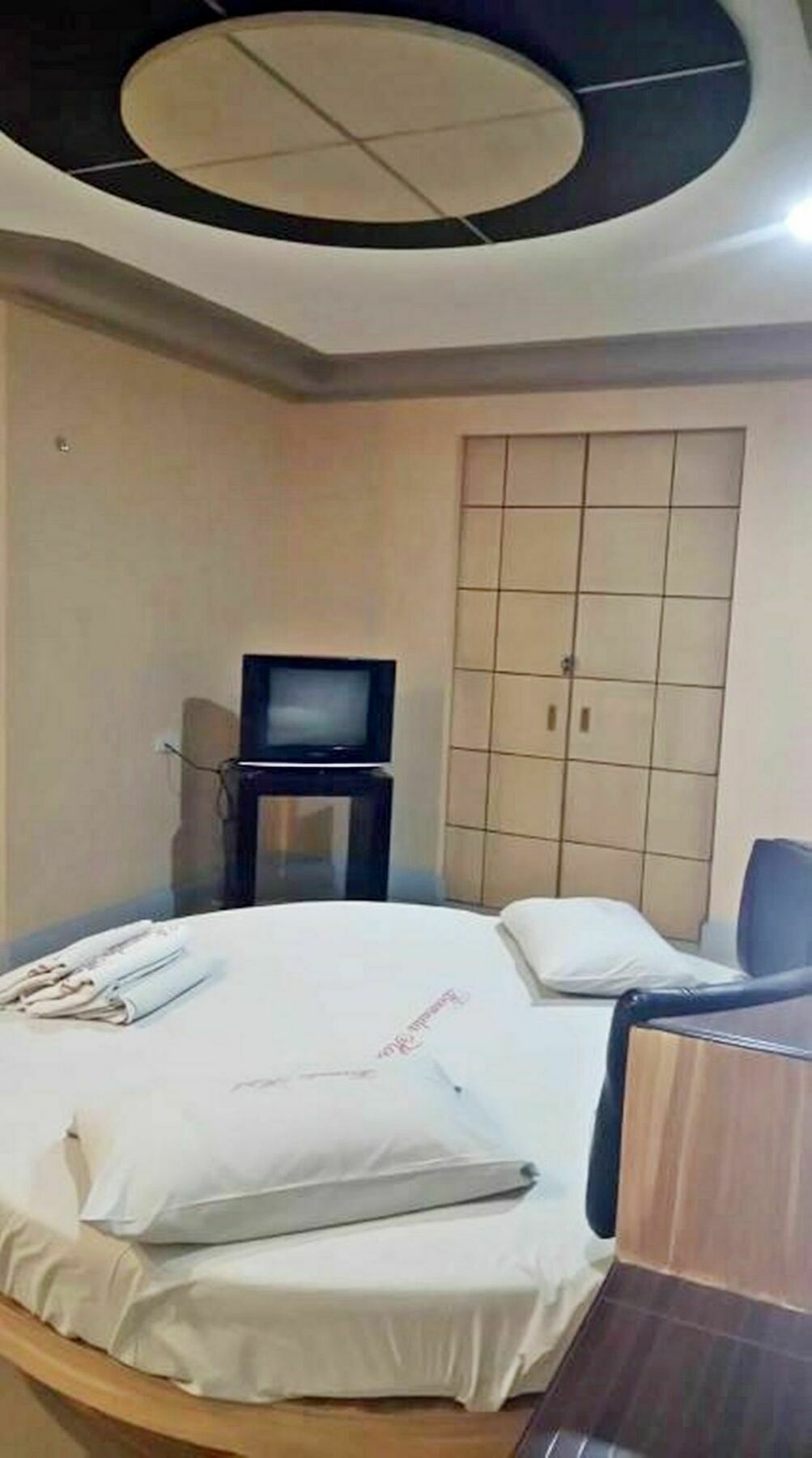 Bermuda Hotel Mandaluyong Zewnętrze zdjęcie