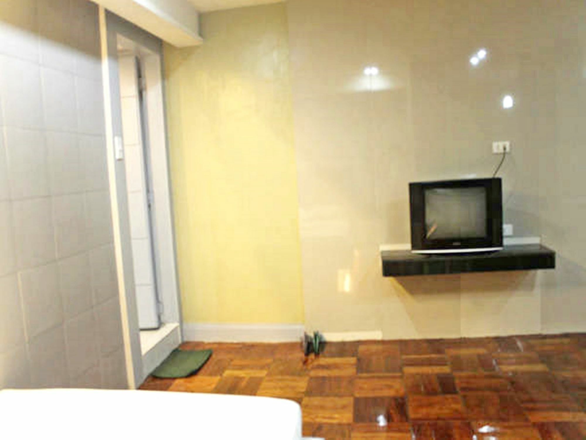 Bermuda Hotel Mandaluyong Zewnętrze zdjęcie