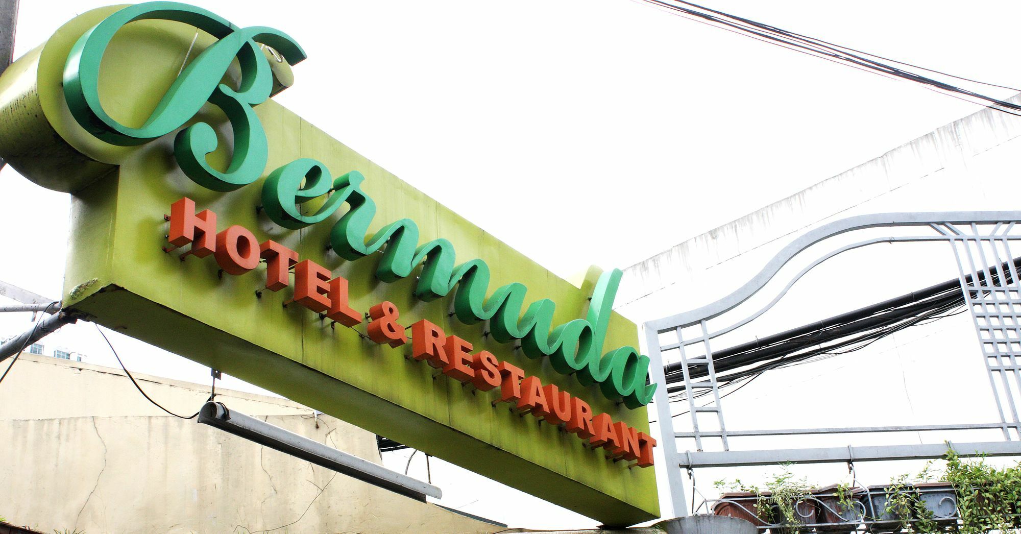 Bermuda Hotel Mandaluyong Zewnętrze zdjęcie